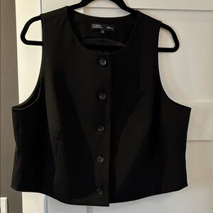 Reitmans Black Sleeveless Button-Front Vest